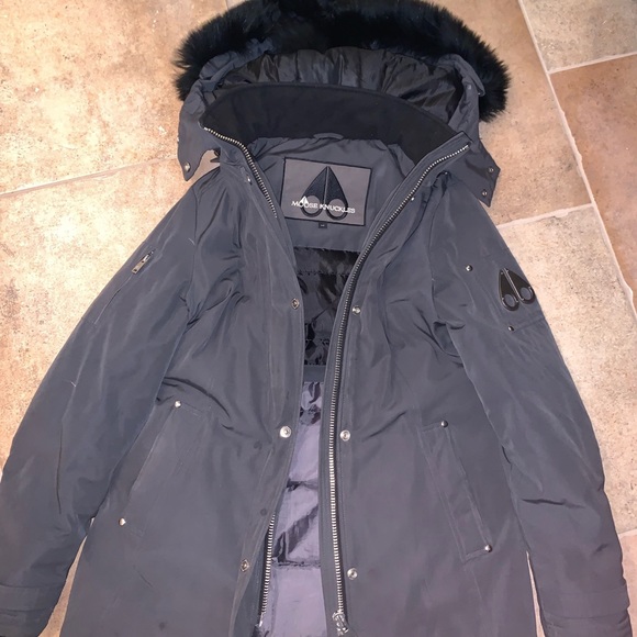 Moose Knuckles Women’s mid-length coat - Picture 5 of 6